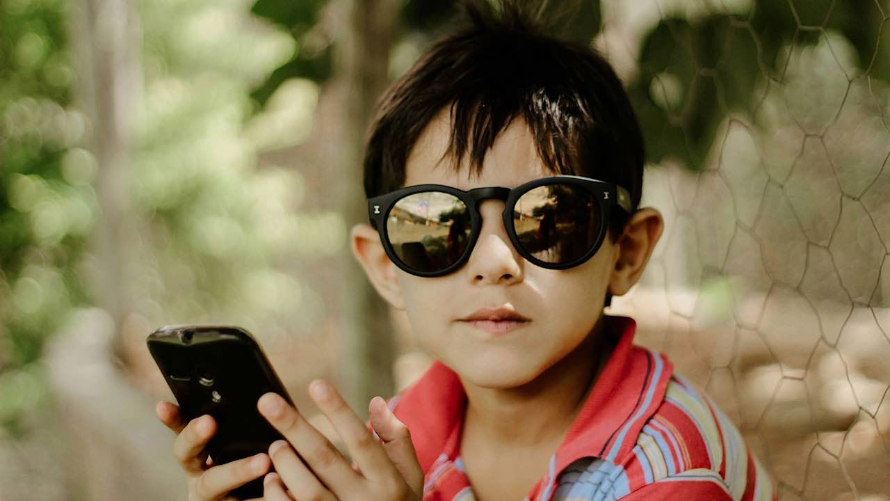 Childrens Smartphone Guidance Featured